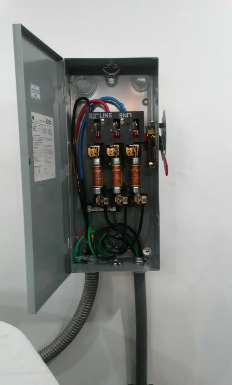 Three-phase disconnect switch installed for Smoke Detector Installation in LaBelle